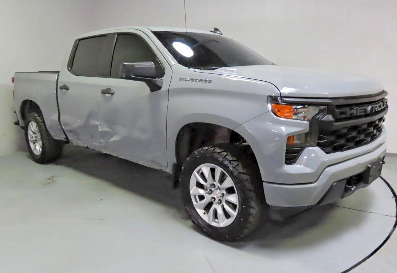 2024 CHEVROLET SILVERADO Custom