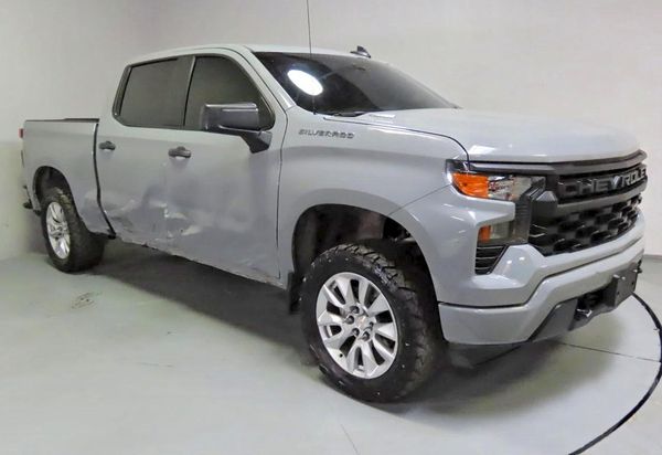 2024 CHEVROLET SILVERADO Custom