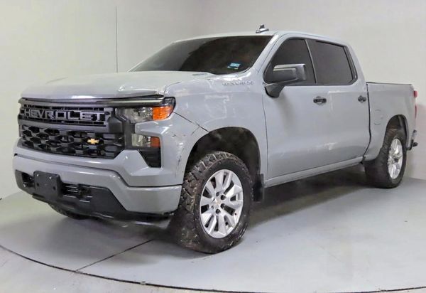 2024 CHEVROLET SILVERADO Custom