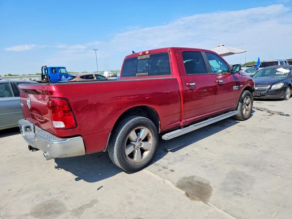 2015 RAM 1500 SLT