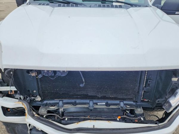 2019 FORD F150 — Engine bay