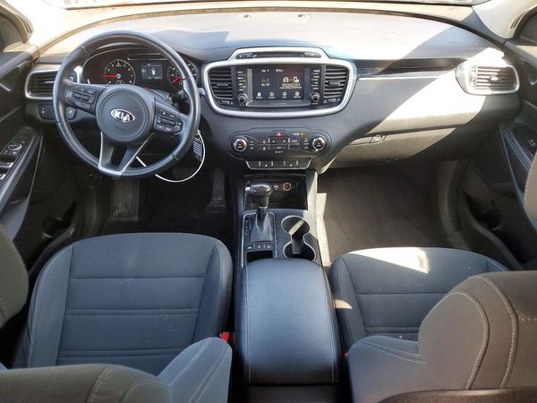 2017 KIA SORENTO L, LX