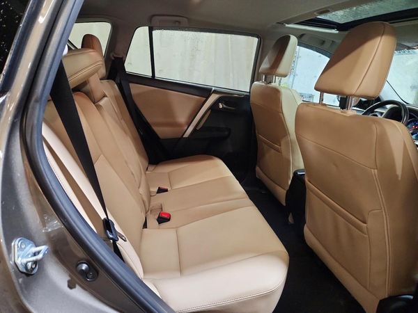 2014 TOYOTA RAV4 High