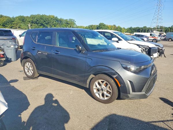 2023 KIA SOUL LX, S