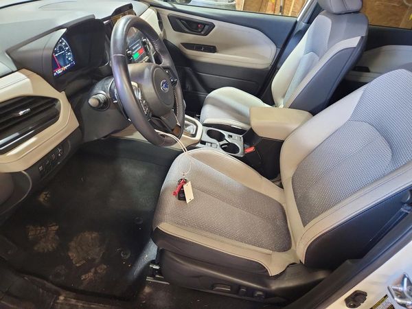 2025 SUBARU FORESTER — DENT