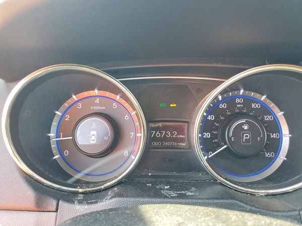 2012 HYUNDAI SONATA Middle level