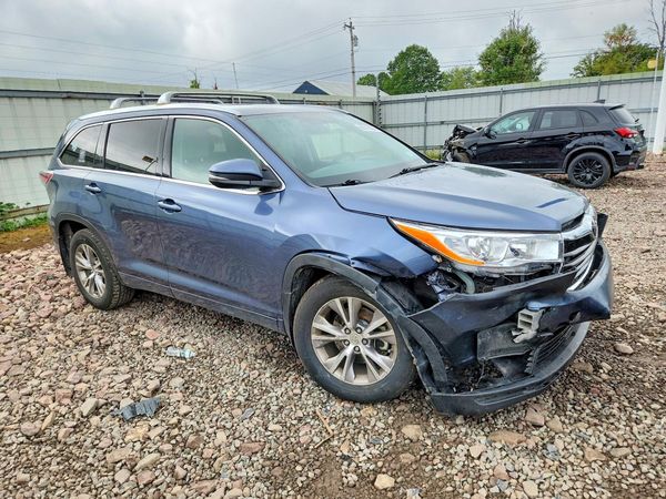 2015 TOYOTA HIGHLANDER — Passenger 3/4