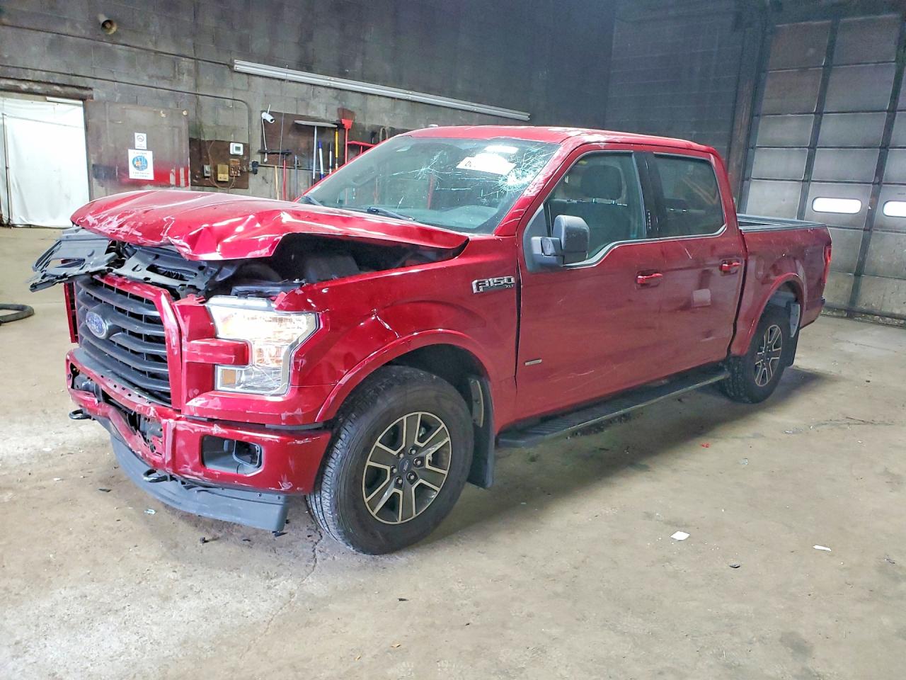 2017 FORD F150 — Front 3/4