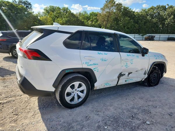 2023 TOYOTA RAV 4 LE