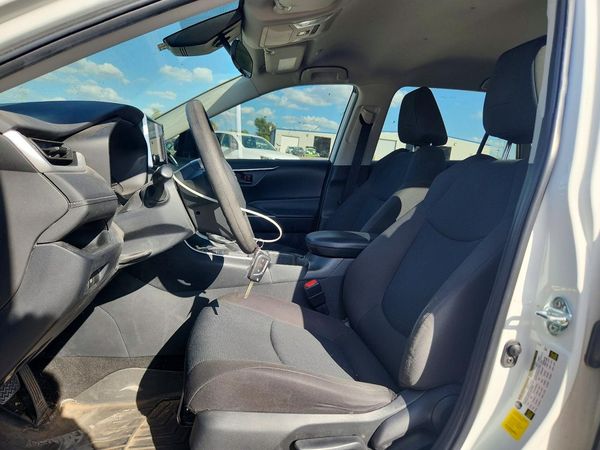 2023 TOYOTA RAV 4 LE