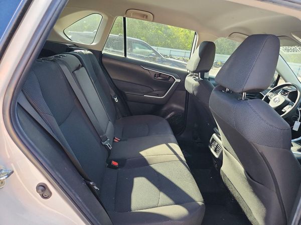 2023 TOYOTA RAV 4 LE
