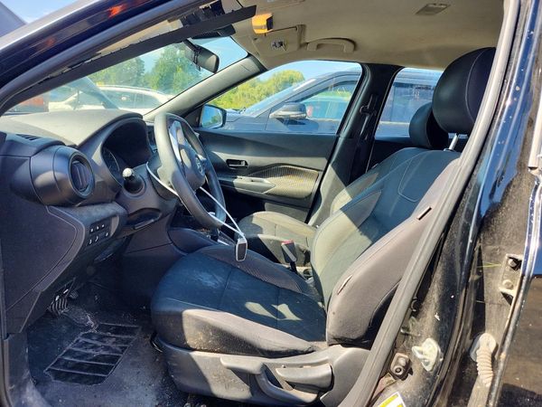 2020 NISSAN KICKS — DENT