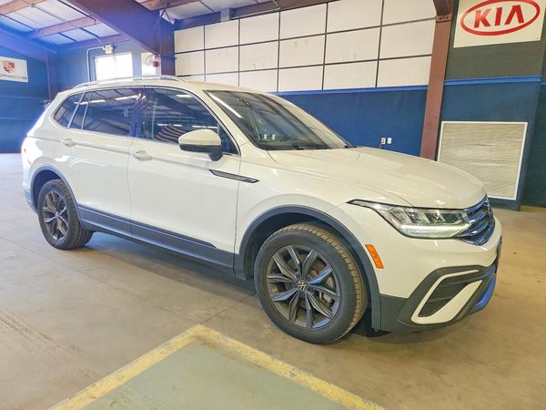 2023 VOLKSWAGEN TIGUAN SE — Passenger 3/4