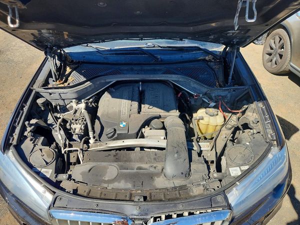2017 BMW X5 xDrive35i — Engine bay