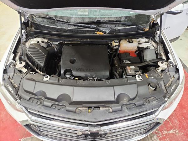 2019 CHEVROLET TRAVERSE LT — Engine bay