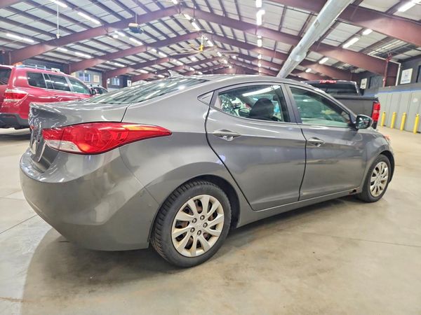 2013 HYUNDAI ELANTRA