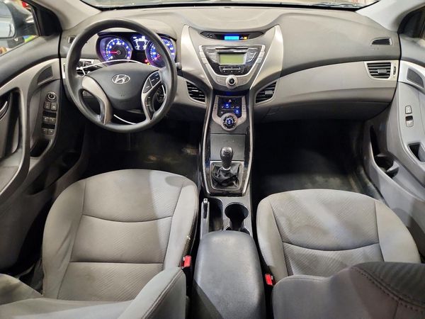 2013 HYUNDAI ELANTRA