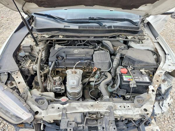 2018 ACURA TLX Standard — Engine bay
