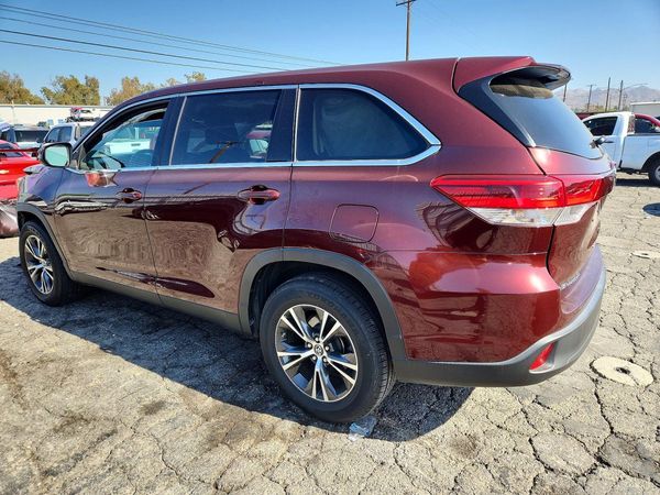 2019 TOYOTA HIGHLANDER LE