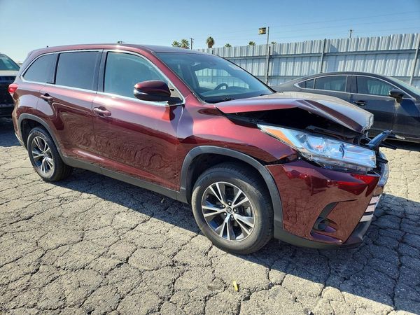 2019 TOYOTA HIGHLANDER LE