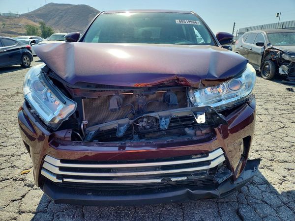 2019 TOYOTA HIGHLANDER LE