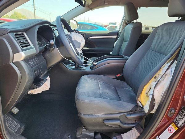 2019 TOYOTA HIGHLANDER LE
