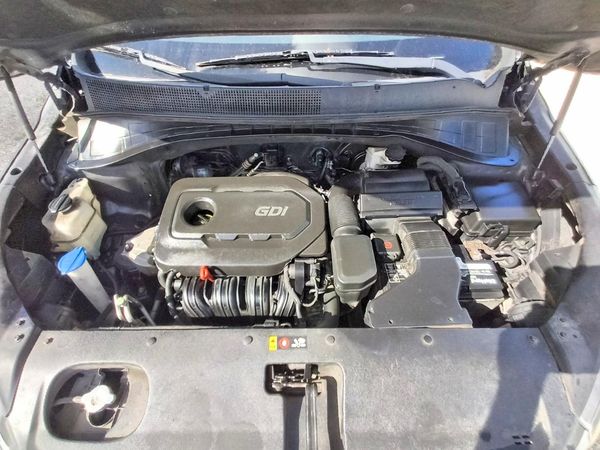 2018 KIA SORENTO L, LX — Engine bay