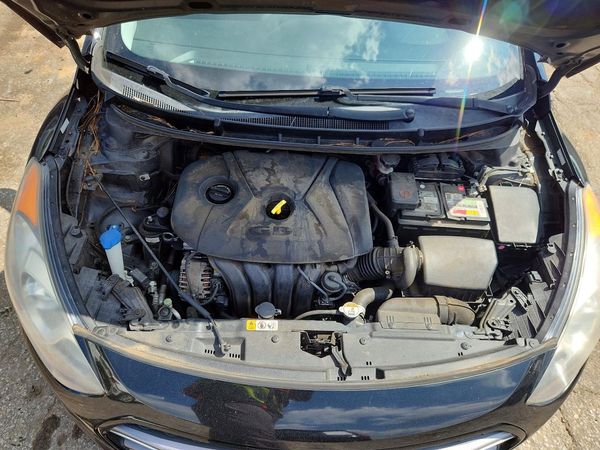 2016 HYUNDAI ELANTRA — Engine bay