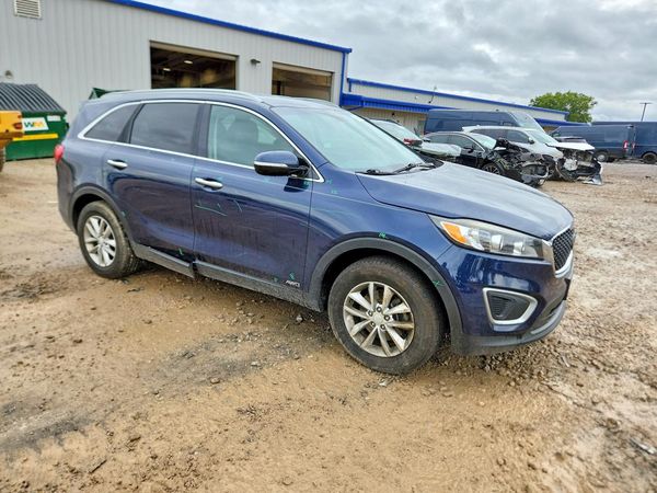 2016 KIA SORENTO L / LX