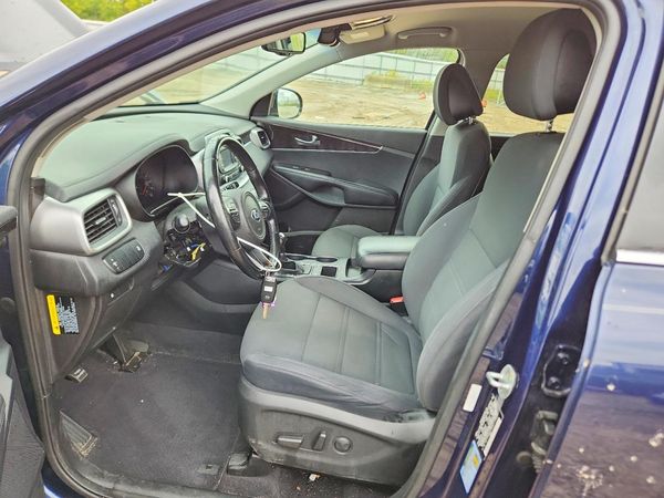 2016 KIA SORENTO L / LX