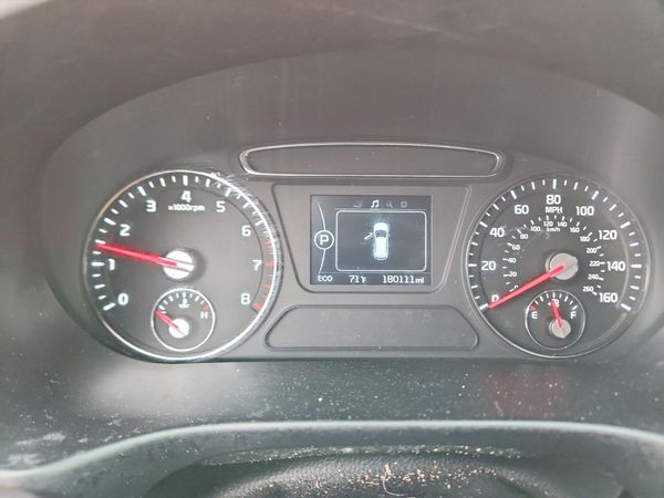 2016 KIA SORENTO L / LX