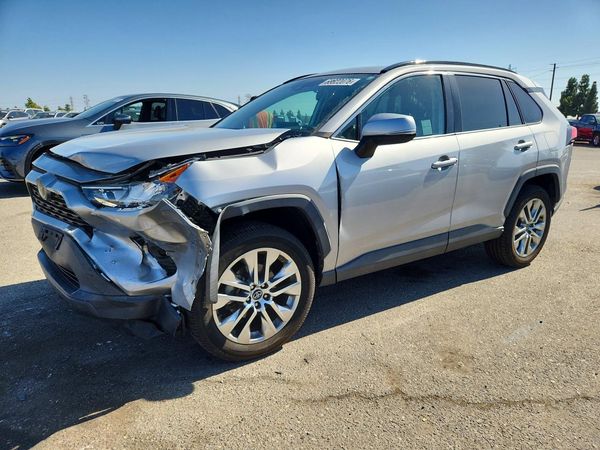 2020 TOYOTA RAV4 — DSFA — Front 3/4