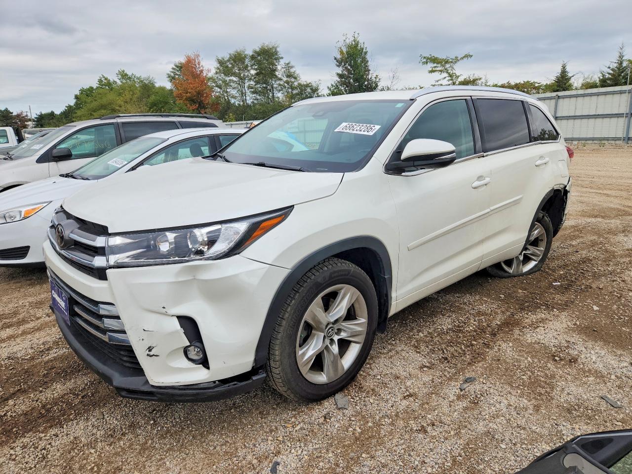 2019 TOYOTA HIGHLANDER — Front 3/4