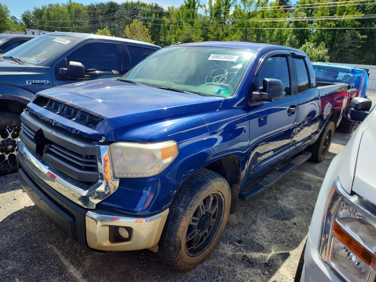 2015 TOYOTA TUNDRA SR5 Grade — Front 3/4