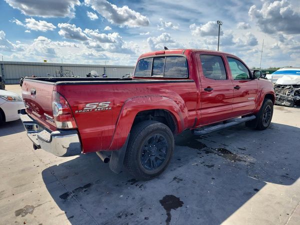 2015 TOYOTA TACOMA Delux Grade