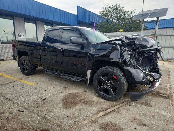 2018 CHEVROLET SILVERADO LT — Passenger 3/4