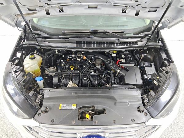 2020 FORD EDGE SEL — Engine bay