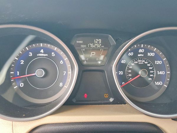 2013 HYUNDAI ELANTRA