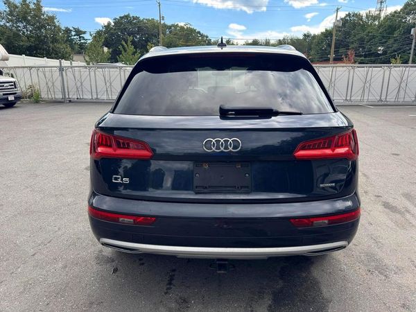 2020 AUDI Q5 quattro Prestige