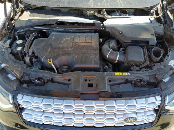 2020 LAND ROVER DISCOVERY S — Engine bay