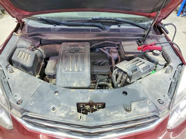 2016 CHEVROLET EQUINOX LT — Engine bay