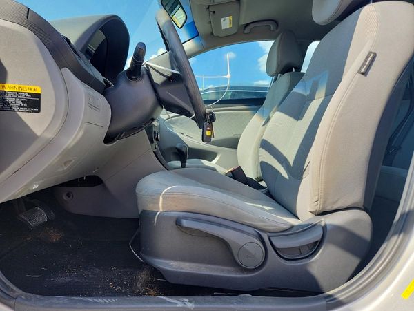 2014 HYUNDAI ACCENT — DENT