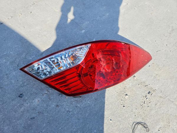 2014 HYUNDAI ACCENT — LOOS