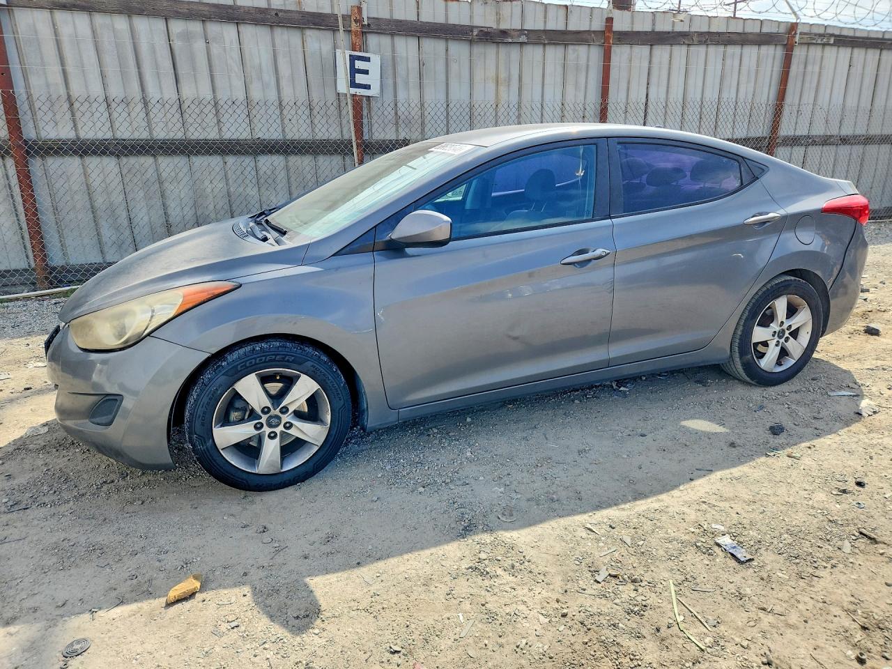 2013 HYUNDAI ELANTRA