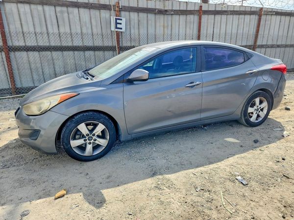 2013 HYUNDAI ELANTRA