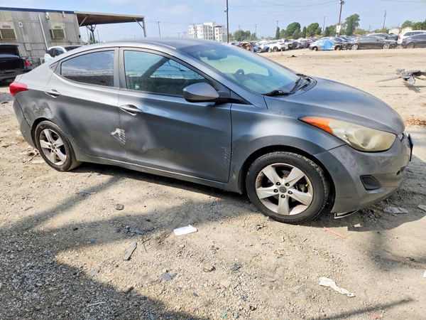 2013 HYUNDAI ELANTRA