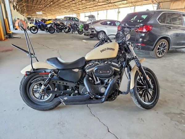 2015 HARLEY-DAVIDSON XL883
