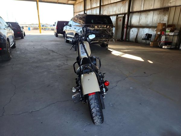 2015 HARLEY-DAVIDSON XL883