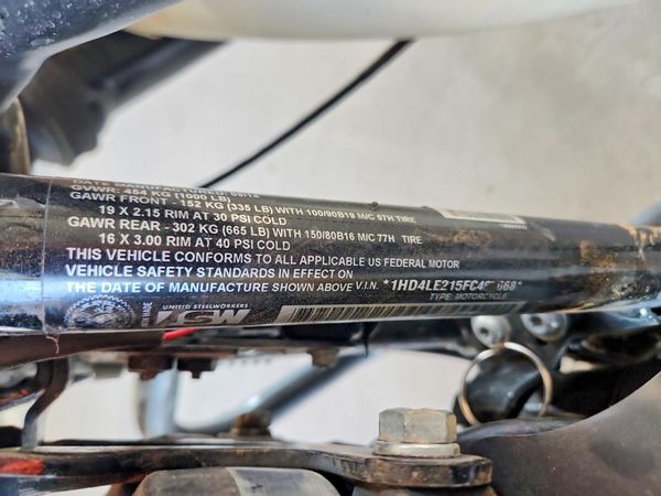 2015 HARLEY-DAVIDSON XL883