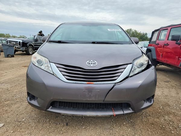 2015 TOYOTA SIENNA
